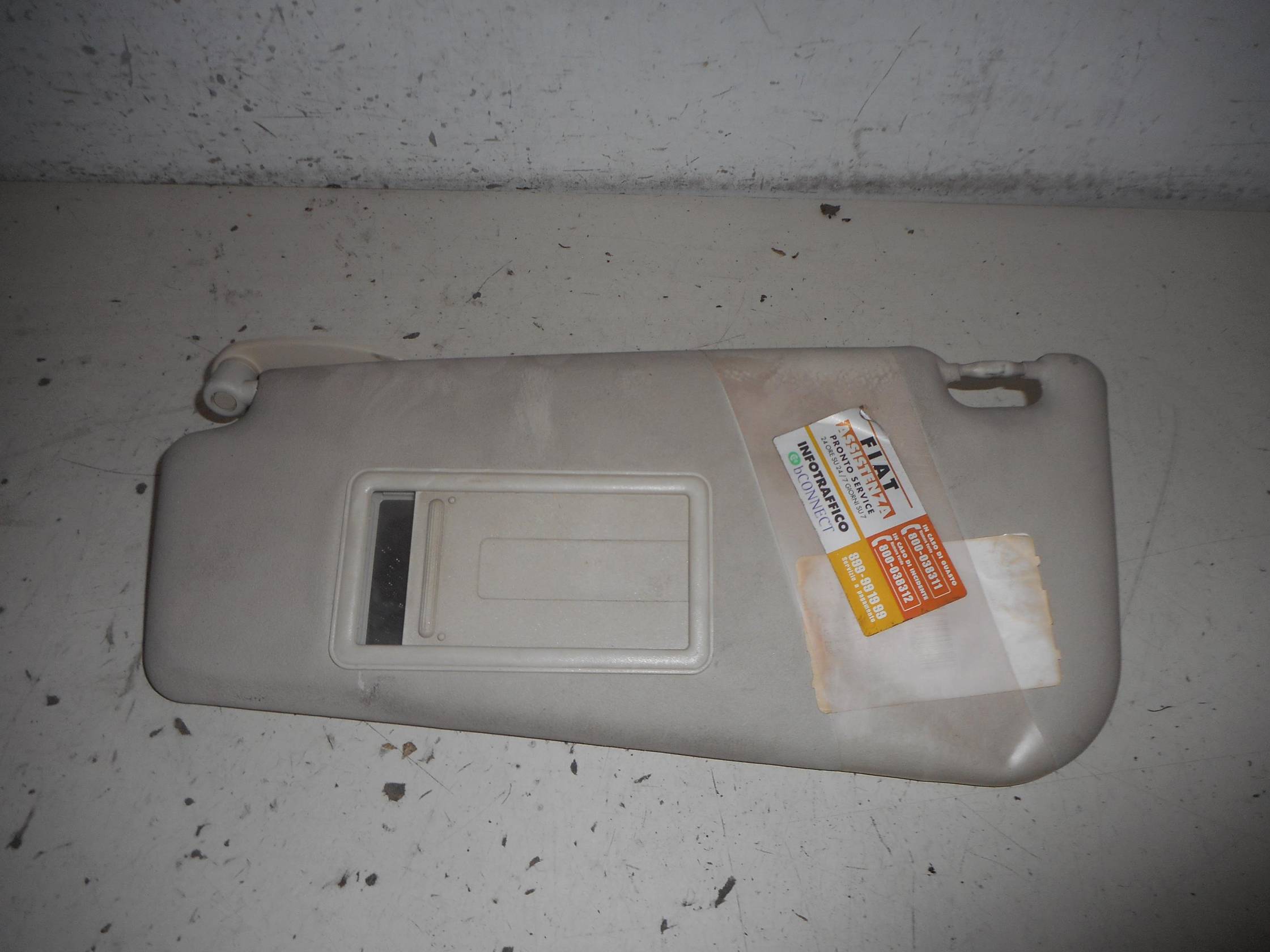 Aletta parasole parabrezza sx.